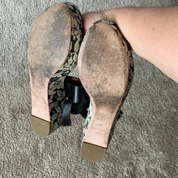 Cole Haan Women's Cambon Platform Dress Sandal Black/Floral Print Size 8.5 - Picture 6 of 7